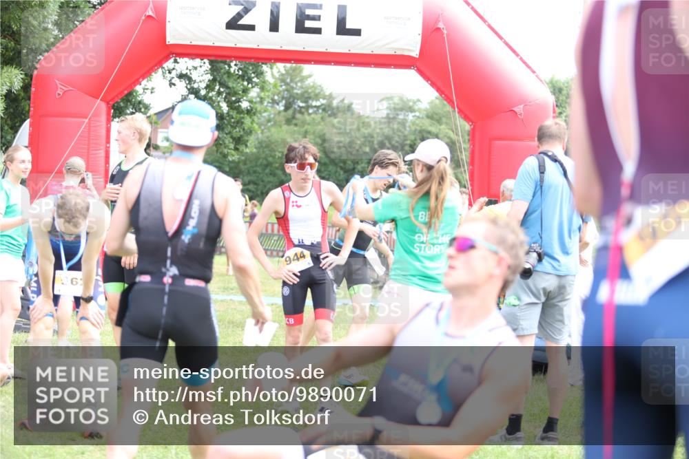 21.06.2026 - 29. Vierlanden-Triathlon Andreas Tolksdorf http://msf.ph/oto/9890071 21.06.2026 12:53:22 Ziel 21, 915, 958, 962, 970, 971, 21, 915, 958, 962, 970, 971 meine-sportfotos.de