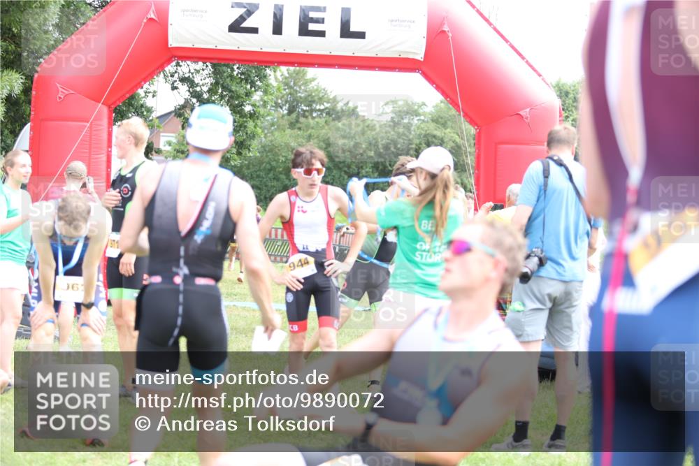 21.06.2026 - 29. Vierlanden-Triathlon Andreas Tolksdorf http://msf.ph/oto/9890072 21.06.2026 12:53:22 Ziel 21, 915, 958, 962, 970, 971, 21, 915, 958, 962, 970, 971 meine-sportfotos.de