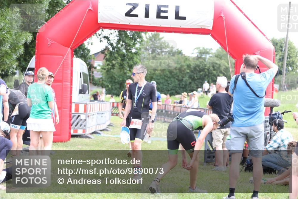 21.06.2026 - 29. Vierlanden-Triathlon Andreas Tolksdorf http://msf.ph/oto/9890073 21.06.2026 12:53:48 Ziel 911, 916, 937, 967, 972, 911, 916, 937, 967, 972 meine-sportfotos.de