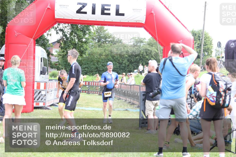 21.06.2026 - 29. Vierlanden-Triathlon Andreas Tolksdorf http://msf.ph/oto/9890082 21.06.2026 12:53:49 Ziel 911, 916, 937, 967, 972, 911, 916, 937, 967, 972 meine-sportfotos.de