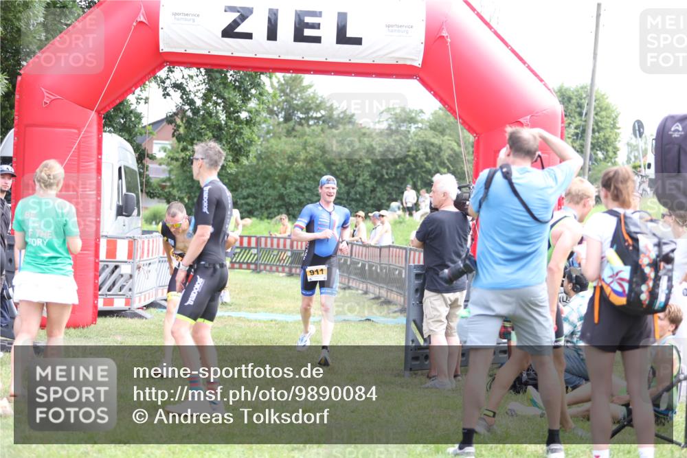 21.06.2026 - 29. Vierlanden-Triathlon Andreas Tolksdorf http://msf.ph/oto/9890084 21.06.2026 12:53:50 Ziel 911, 916, 937, 967, 972, 911, 916, 937, 967, 972 meine-sportfotos.de
