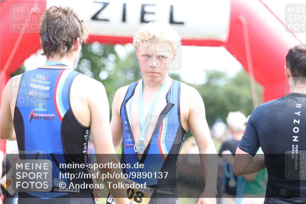 21.06.2026 - 29. Vierlanden-Triathlon Andreas Tolksdorf http://msf.ph/oto/9890137 21.06.2026 12:55:05 Ziel 719, 935, 948, 719, 935, 948 meine-sportfotos.de