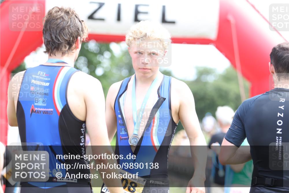 21.06.2026 - 29. Vierlanden-Triathlon Andreas Tolksdorf http://msf.ph/oto/9890138 21.06.2026 12:55:05 Ziel 719, 935, 948, 719, 935, 948 meine-sportfotos.de