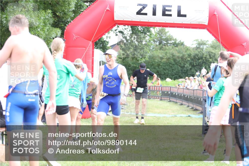 21.06.2026 - 29. Vierlanden-Triathlon Andreas Tolksdorf http://msf.ph/oto/9890144 21.06.2026 12:55:14 Ziel 68, 157, 719, 974, 68, 157, 719, 974 meine-sportfotos.de