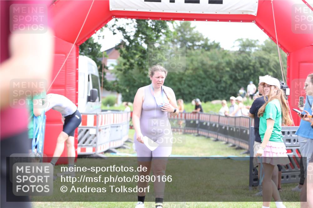21.06.2026 - 29. Vierlanden-Triathlon Andreas Tolksdorf http://msf.ph/oto/9890166 21.06.2026 12:55:37 Ziel 939, 969, 939, 969 meine-sportfotos.de