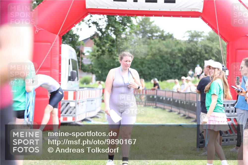 21.06.2026 - 29. Vierlanden-Triathlon Andreas Tolksdorf http://msf.ph/oto/9890167 21.06.2026 12:55:37 Ziel 939, 969, 939, 969 meine-sportfotos.de