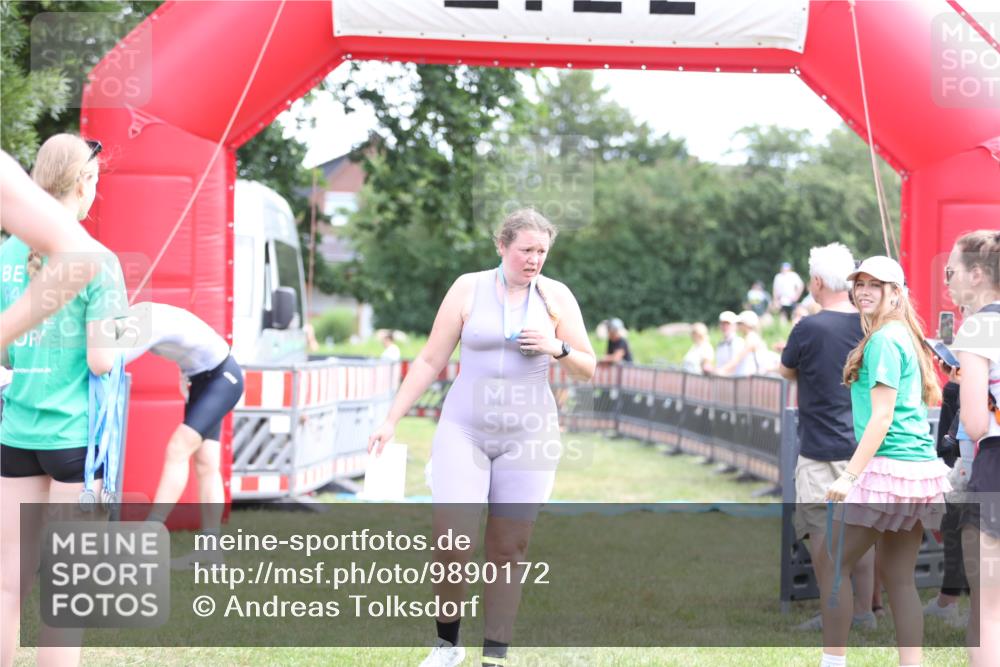 21.06.2026 - 29. Vierlanden-Triathlon Andreas Tolksdorf http://msf.ph/oto/9890172 21.06.2026 12:55:37 Ziel 939, 969, 939, 969 meine-sportfotos.de