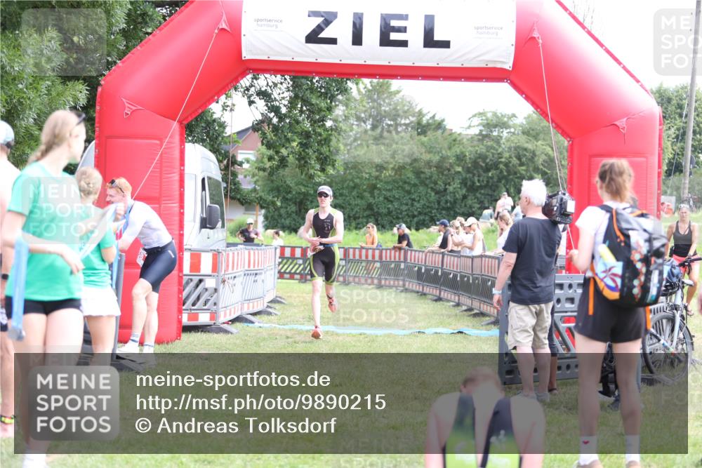 21.06.2026 - 29. Vierlanden-Triathlon Andreas Tolksdorf http://msf.ph/oto/9890215 21.06.2026 12:56:33 Ziel 940, 952, 968, 940, 952, 968 meine-sportfotos.de