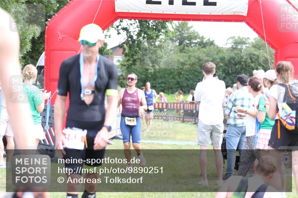 21.06.2026 - 29. Vierlanden-Triathlon Andreas Tolksdorf http://msf.ph/oto/9890251 21.06.2026 12:57:08 Ziel 14, 925, 929, 949, 953, 965, 980, 14, 925, 929, 949, 953, 965, 980 meine-sportfotos.de