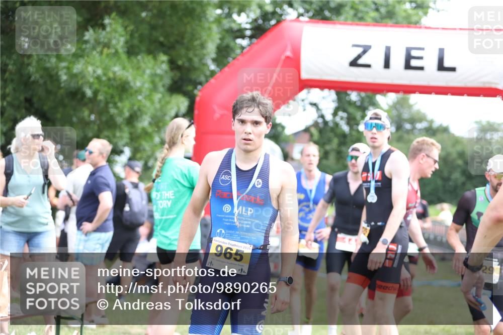 21.06.2026 - 29. Vierlanden-Triathlon Andreas Tolksdorf http://msf.ph/oto/9890265 21.06.2026 12:57:24 Ziel 88, 721, 973, 88, 721, 973 meine-sportfotos.de