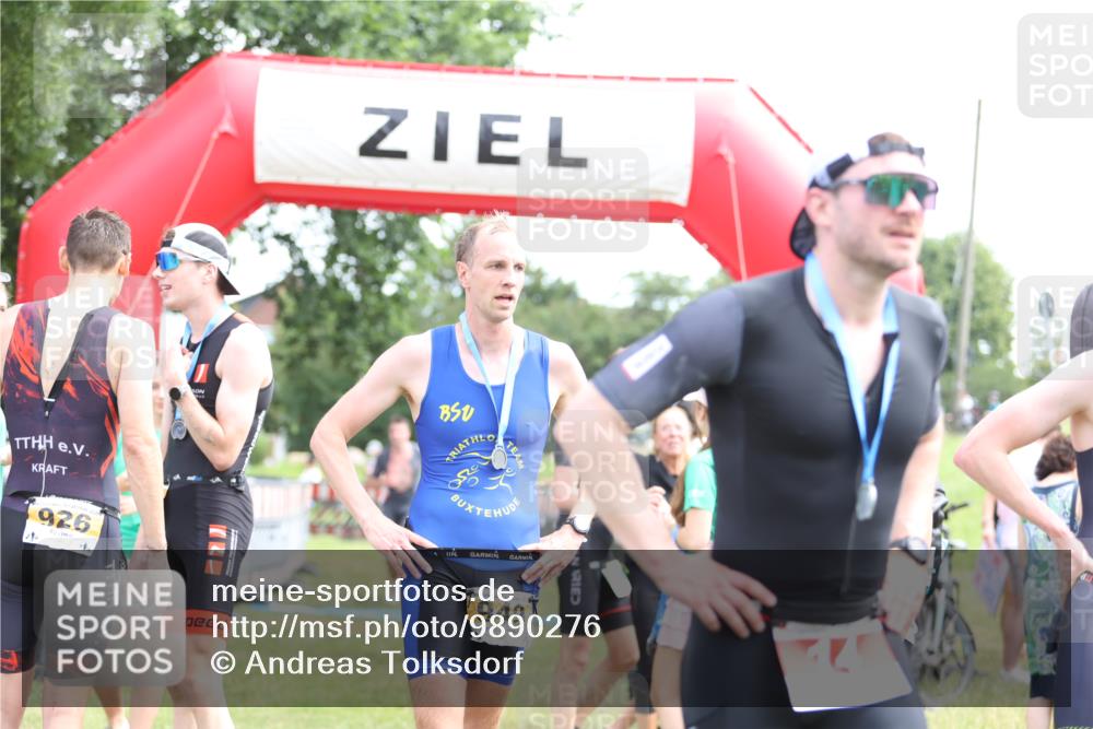 21.06.2026 - 29. Vierlanden-Triathlon Andreas Tolksdorf http://msf.ph/oto/9890276 21.06.2026 12:57:34 Ziel 78, 88, 78, 88 meine-sportfotos.de