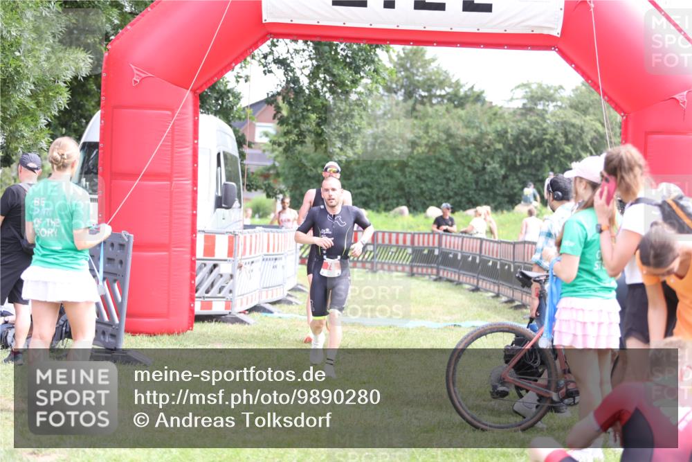 21.06.2026 - 29. Vierlanden-Triathlon Andreas Tolksdorf http://msf.ph/oto/9890280 21.06.2026 12:57:47 Ziel 78, 106, 706, 945, 78, 106, 706, 945 meine-sportfotos.de