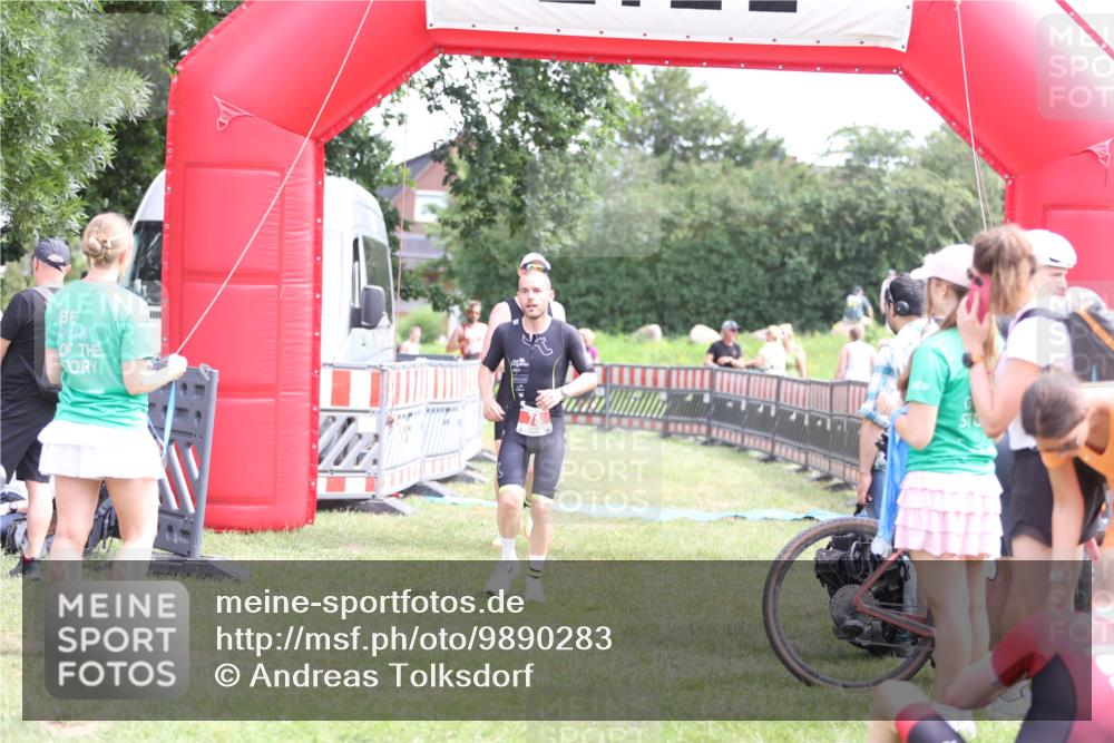 21.06.2026 - 29. Vierlanden-Triathlon Andreas Tolksdorf http://msf.ph/oto/9890283 21.06.2026 12:57:47 Ziel 78, 106, 706, 945, 78, 106, 706, 945 meine-sportfotos.de