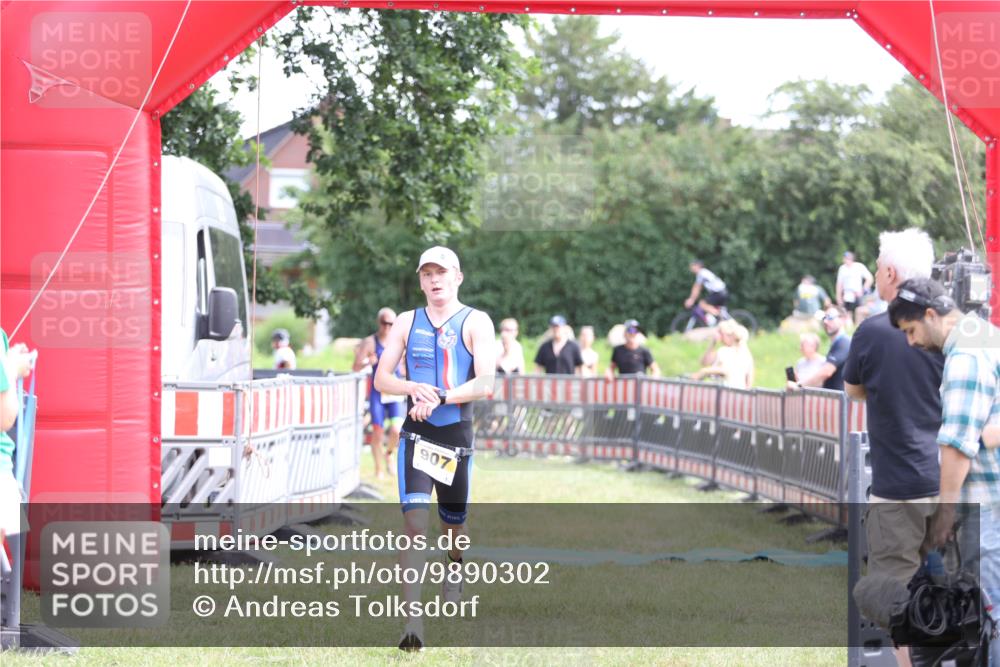 21.06.2026 - 29. Vierlanden-Triathlon Andreas Tolksdorf http://msf.ph/oto/9890302 21.06.2026 12:58:26 Ziel 907, 932, 907, 932 meine-sportfotos.de