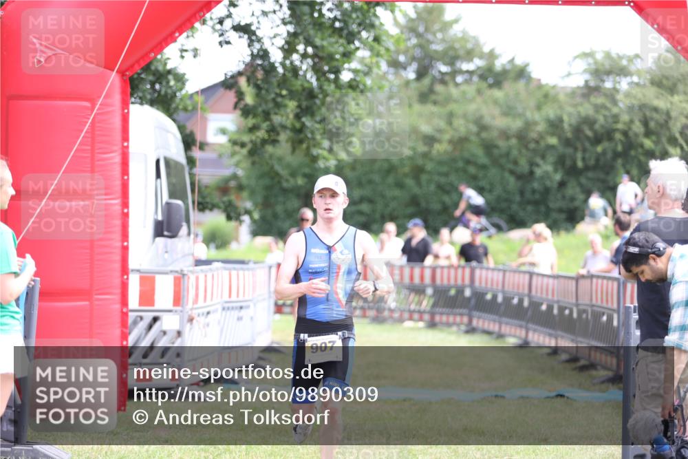 21.06.2026 - 29. Vierlanden-Triathlon Andreas Tolksdorf http://msf.ph/oto/9890309 21.06.2026 12:58:26 Ziel 907, 932, 907, 932 meine-sportfotos.de