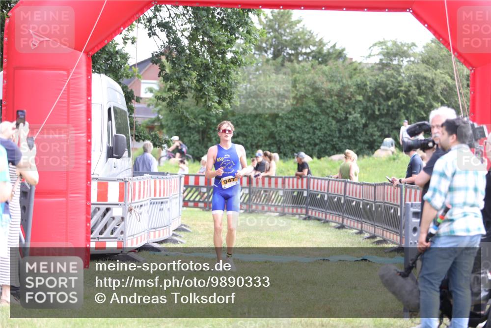 21.06.2026 - 29. Vierlanden-Triathlon Andreas Tolksdorf http://msf.ph/oto/9890333 21.06.2026 12:58:58 Ziel 196, 947, 196, 947 meine-sportfotos.de