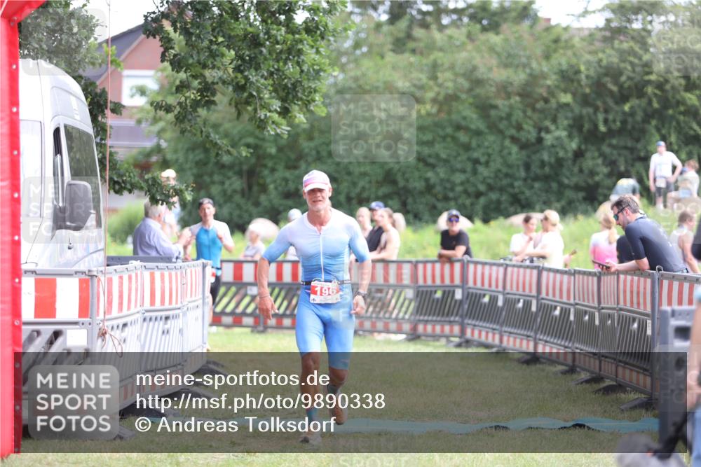 21.06.2026 - 29. Vierlanden-Triathlon Andreas Tolksdorf http://msf.ph/oto/9890338 21.06.2026 12:59:09 Ziel 181, 196, 181, 196 meine-sportfotos.de