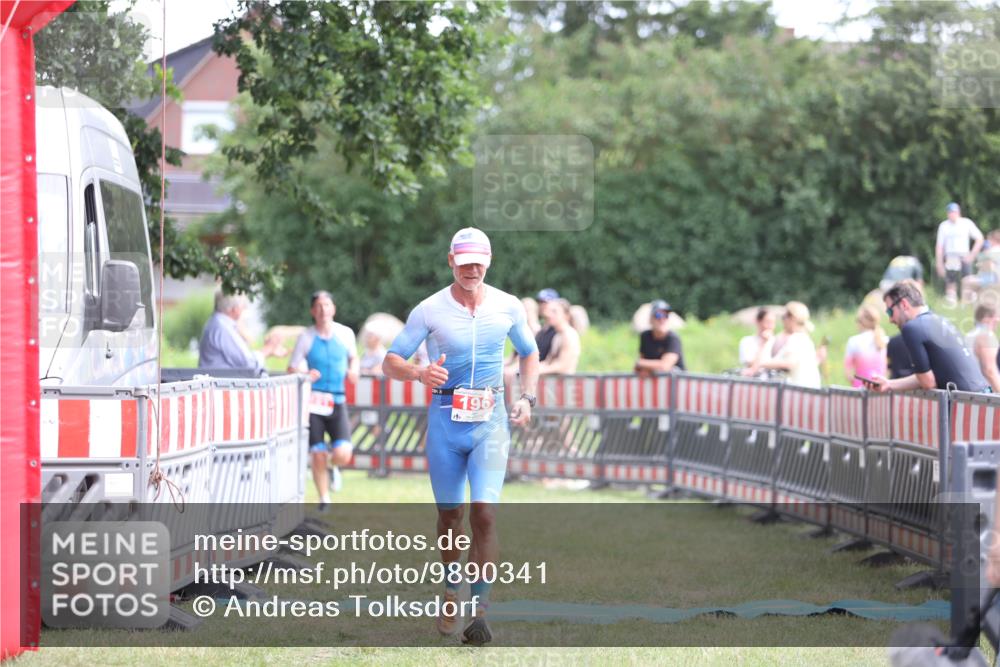 21.06.2026 - 29. Vierlanden-Triathlon Andreas Tolksdorf http://msf.ph/oto/9890341 21.06.2026 12:59:09 Ziel 181, 196, 181, 196 meine-sportfotos.de