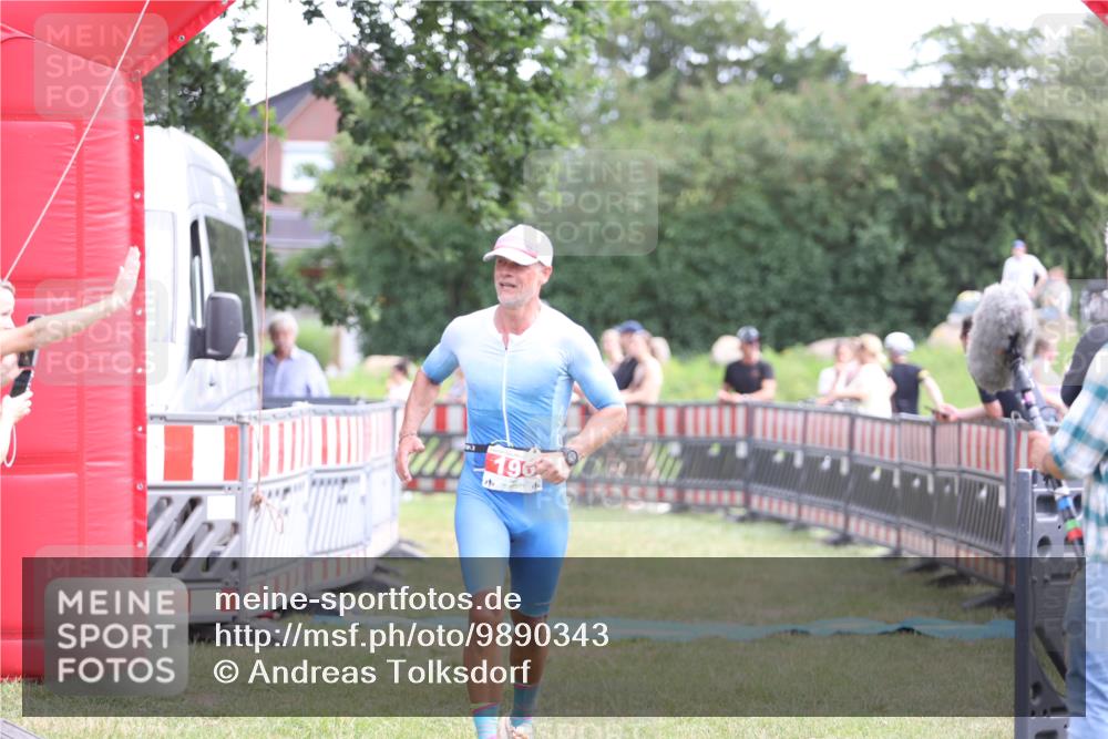 21.06.2026 - 29. Vierlanden-Triathlon Andreas Tolksdorf http://msf.ph/oto/9890343 21.06.2026 12:59:11 Ziel 181, 196, 181, 196 meine-sportfotos.de