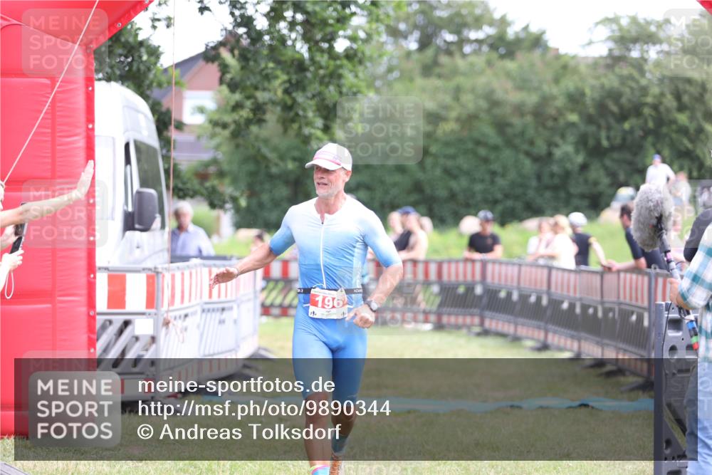 21.06.2026 - 29. Vierlanden-Triathlon Andreas Tolksdorf http://msf.ph/oto/9890344 21.06.2026 12:59:11 Ziel 181, 196, 181, 196 meine-sportfotos.de