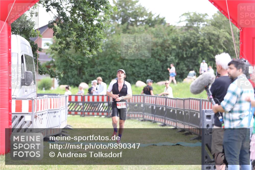21.06.2026 - 29. Vierlanden-Triathlon Andreas Tolksdorf http://msf.ph/oto/9890347 21.06.2026 12:59:24 Ziel 103, 112, 103, 112 meine-sportfotos.de
