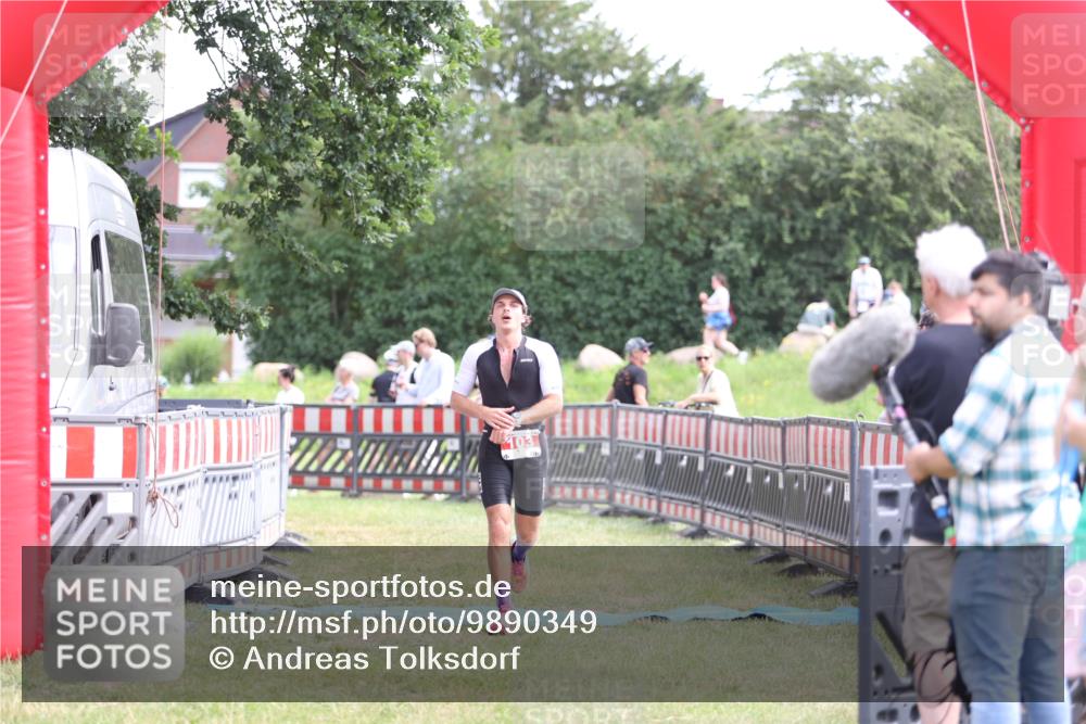 21.06.2026 - 29. Vierlanden-Triathlon Andreas Tolksdorf http://msf.ph/oto/9890349 21.06.2026 12:59:24 Ziel 103, 112, 103, 112 meine-sportfotos.de