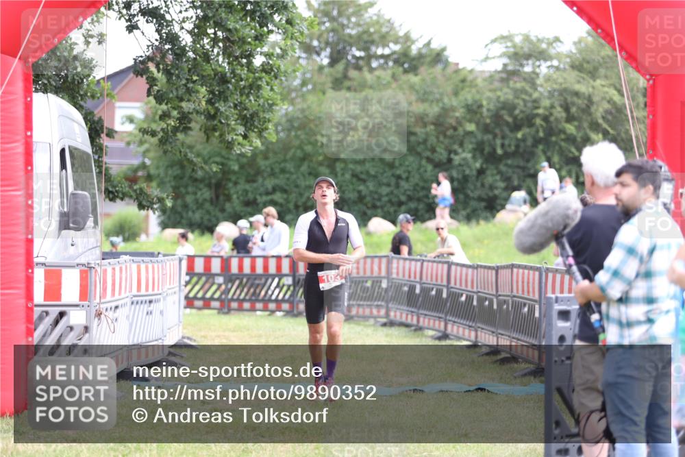 21.06.2026 - 29. Vierlanden-Triathlon Andreas Tolksdorf http://msf.ph/oto/9890352 21.06.2026 12:59:24 Ziel 103, 112, 103, 112 meine-sportfotos.de