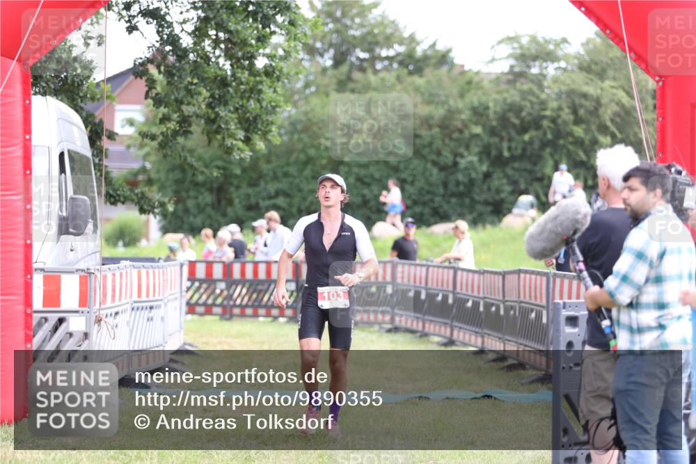 21.06.2026 - 29. Vierlanden-Triathlon Andreas Tolksdorf http://msf.ph/oto/9890355 21.06.2026 12:59:25 Ziel 103, 112, 103, 112 meine-sportfotos.de