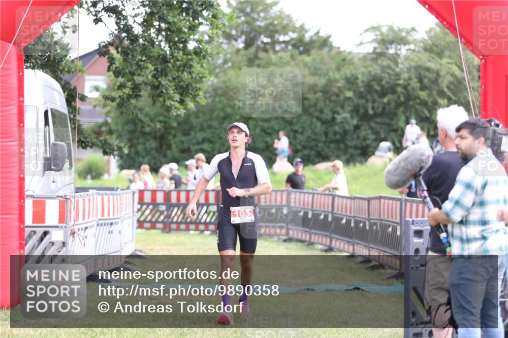 21.06.2026 - 29. Vierlanden-Triathlon Andreas Tolksdorf http://msf.ph/oto/9890358 21.06.2026 12:59:25 Ziel 103, 112, 103, 112 meine-sportfotos.de