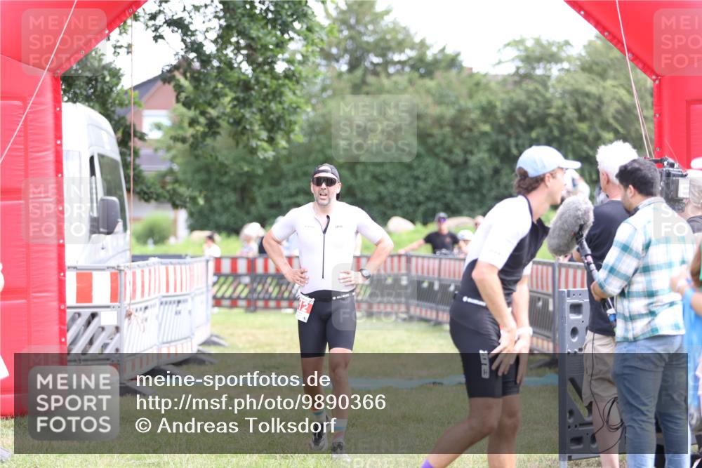 21.06.2026 - 29. Vierlanden-Triathlon Andreas Tolksdorf http://msf.ph/oto/9890366 21.06.2026 12:59:39 Ziel 112, 112 meine-sportfotos.de