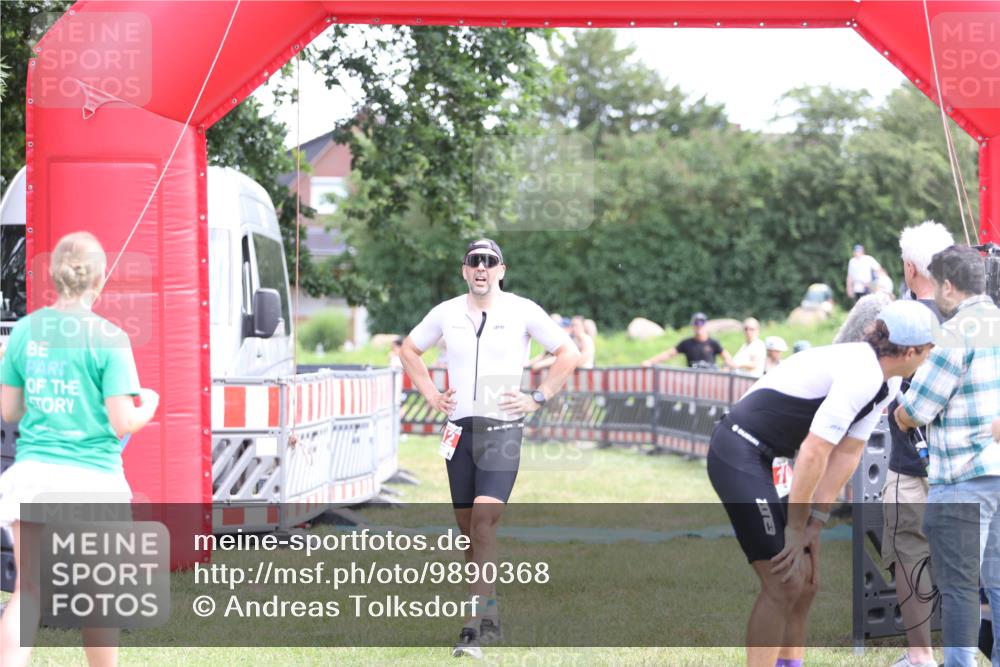 21.06.2026 - 29. Vierlanden-Triathlon Andreas Tolksdorf http://msf.ph/oto/9890368 21.06.2026 12:59:40 Ziel 112, 112 meine-sportfotos.de