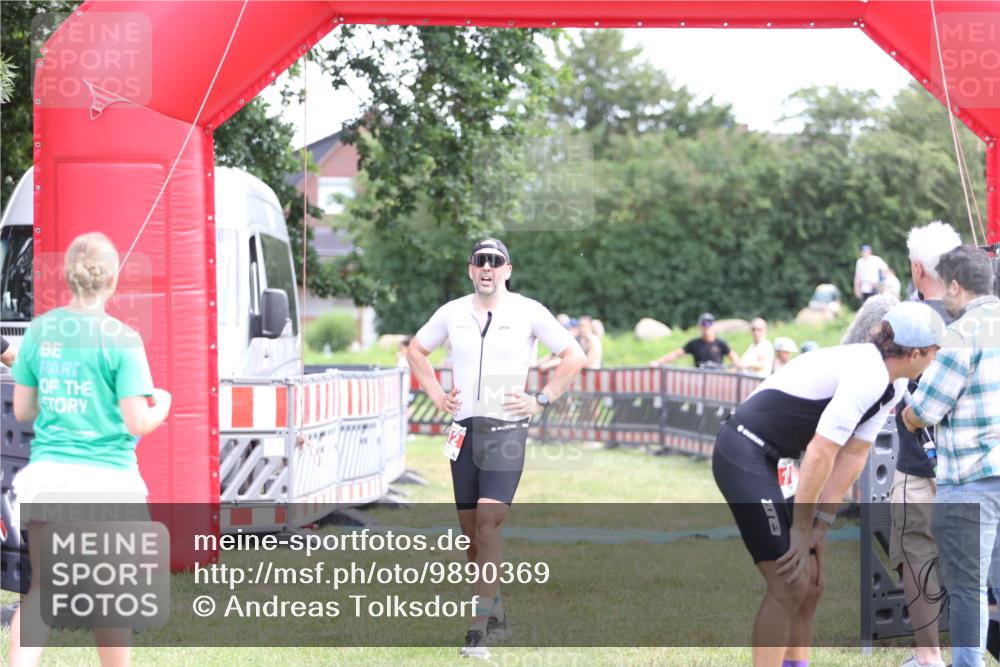 21.06.2026 - 29. Vierlanden-Triathlon Andreas Tolksdorf http://msf.ph/oto/9890369 21.06.2026 12:59:40 Ziel 112, 112 meine-sportfotos.de