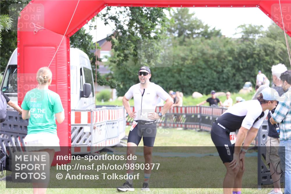 21.06.2026 - 29. Vierlanden-Triathlon Andreas Tolksdorf http://msf.ph/oto/9890377 21.06.2026 12:59:40 Ziel 112, 112 meine-sportfotos.de