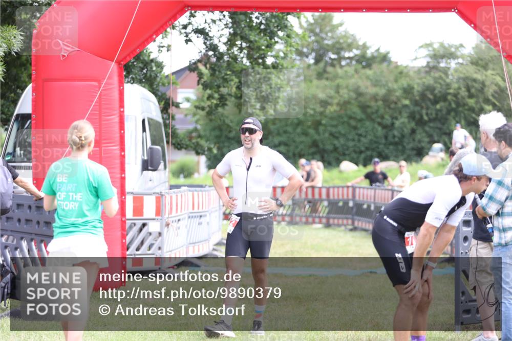 21.06.2026 - 29. Vierlanden-Triathlon Andreas Tolksdorf http://msf.ph/oto/9890379 21.06.2026 12:59:40 Ziel 112, 112 meine-sportfotos.de