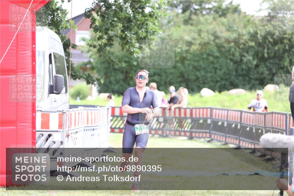 21.06.2026 - 29. Vierlanden-Triathlon Andreas Tolksdorf http://msf.ph/oto/9890395 21.06.2026 13:00:13 Ziel 710, 710 meine-sportfotos.de
