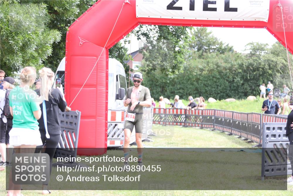 21.06.2026 - 29. Vierlanden-Triathlon Andreas Tolksdorf http://msf.ph/oto/9890455 21.06.2026 13:01:51 Ziel 161, 161 meine-sportfotos.de