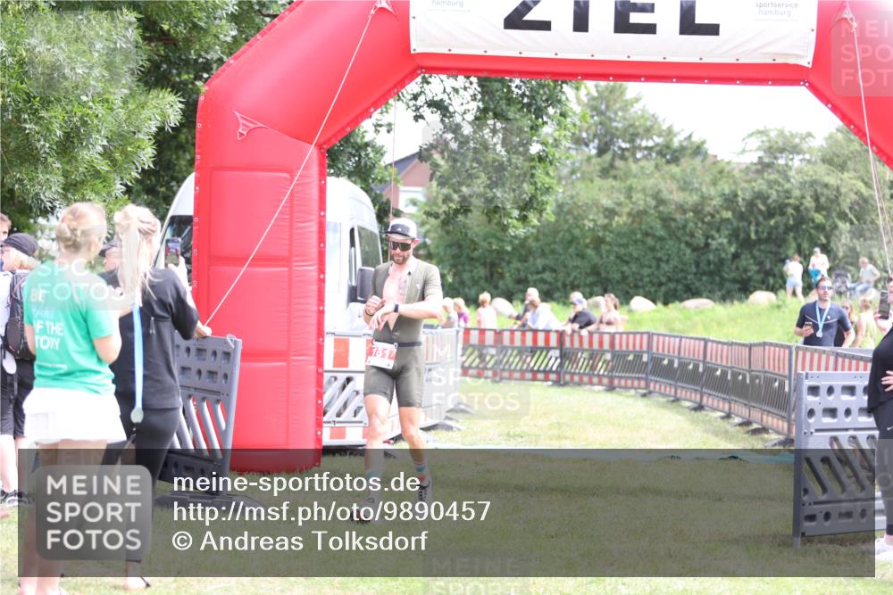 21.06.2026 - 29. Vierlanden-Triathlon Andreas Tolksdorf http://msf.ph/oto/9890457 21.06.2026 13:01:51 Ziel 161, 161 meine-sportfotos.de