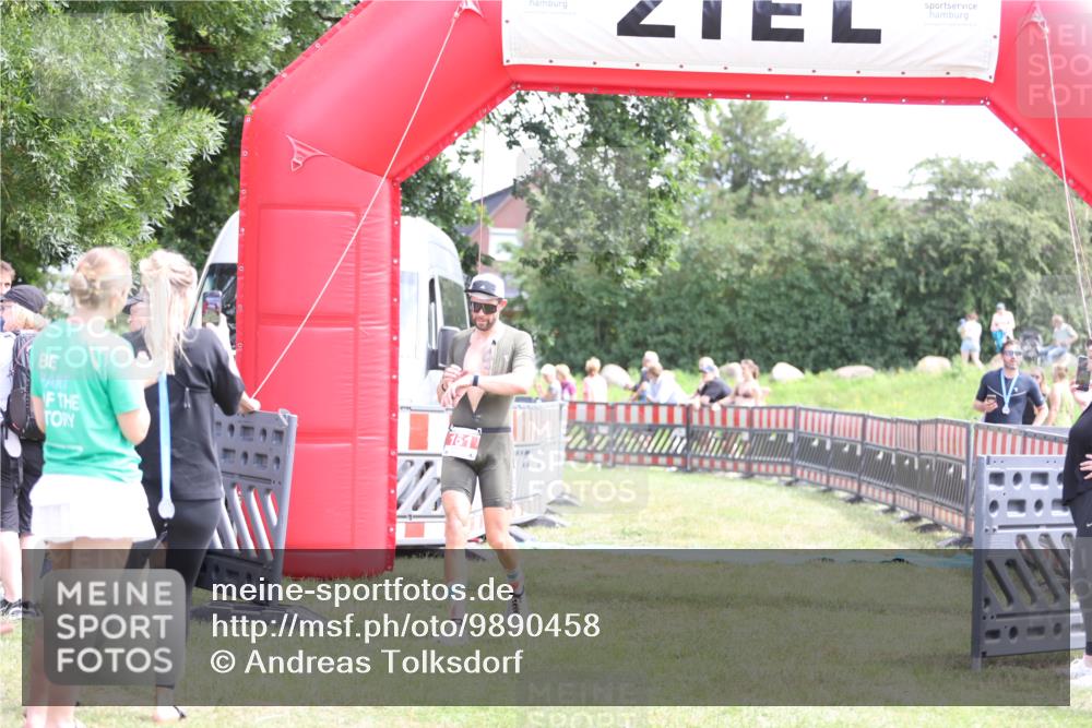 21.06.2026 - 29. Vierlanden-Triathlon Andreas Tolksdorf http://msf.ph/oto/9890458 21.06.2026 13:01:51 Ziel 161, 161 meine-sportfotos.de