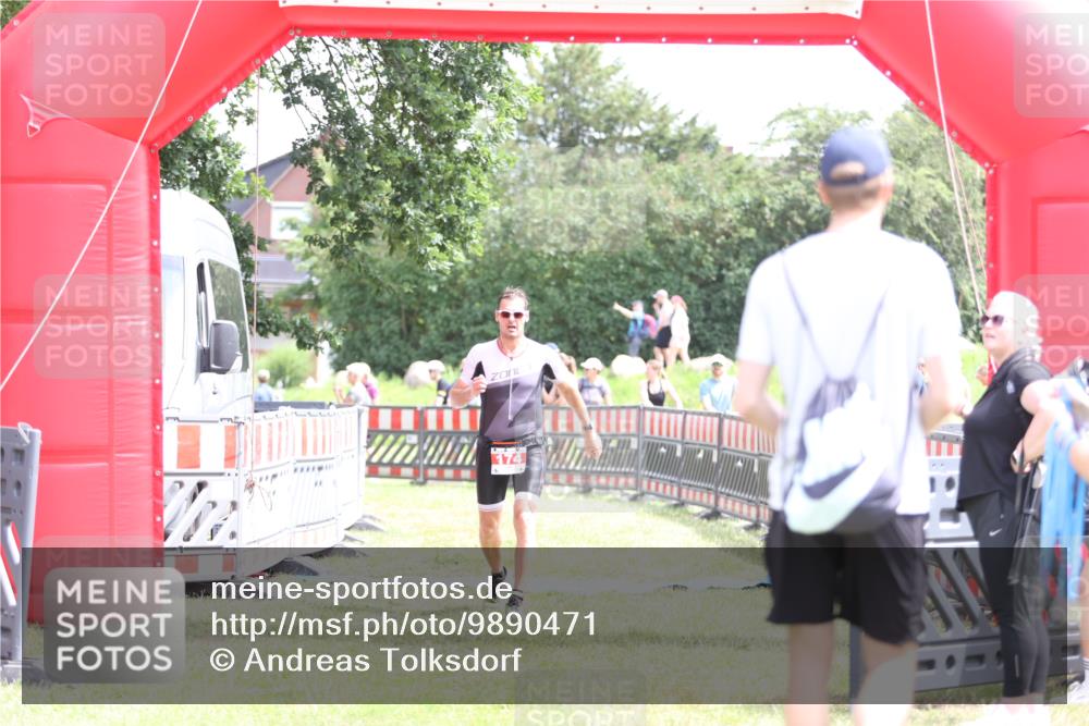 21.06.2026 - 29. Vierlanden-Triathlon Andreas Tolksdorf http://msf.ph/oto/9890471 21.06.2026 13:02:20 Ziel 174, 174 meine-sportfotos.de