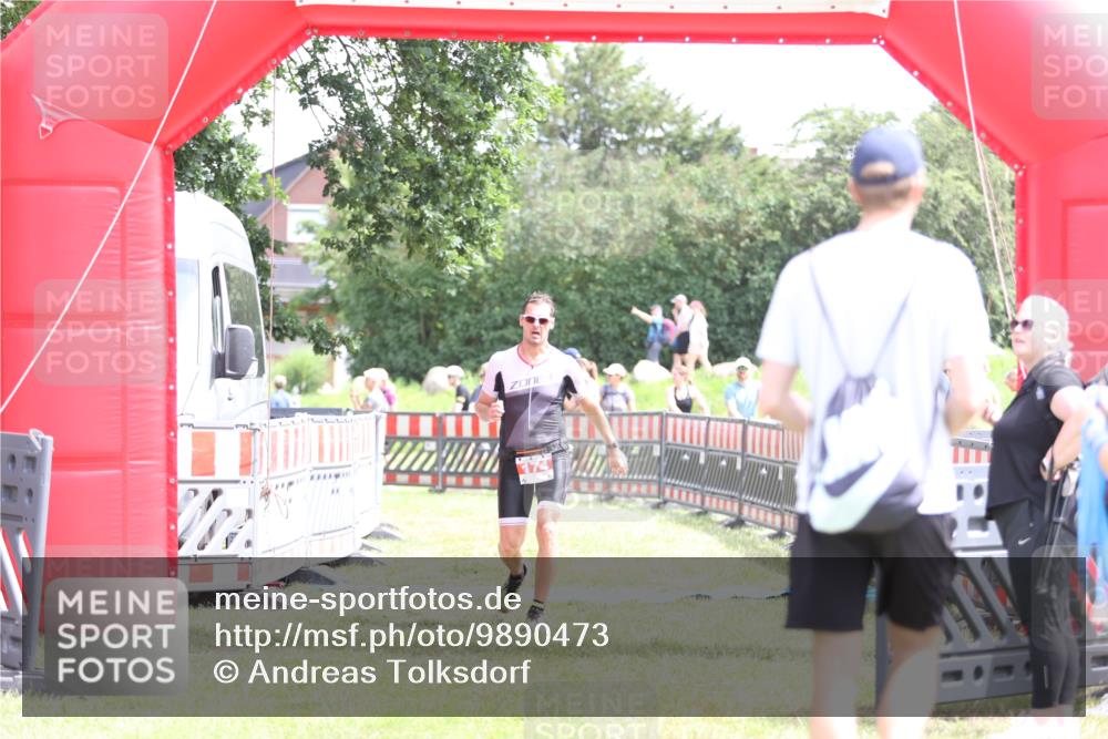 21.06.2026 - 29. Vierlanden-Triathlon Andreas Tolksdorf http://msf.ph/oto/9890473 21.06.2026 13:02:20 Ziel 174, 174 meine-sportfotos.de