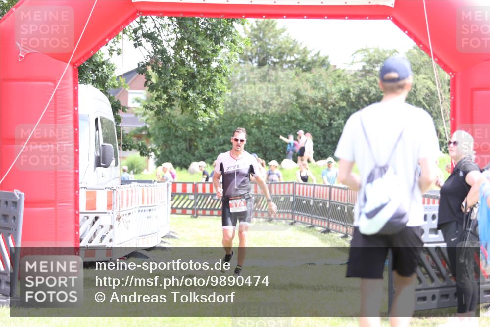 21.06.2026 - 29. Vierlanden-Triathlon Andreas Tolksdorf http://msf.ph/oto/9890474 21.06.2026 13:02:20 Ziel 174, 174 meine-sportfotos.de