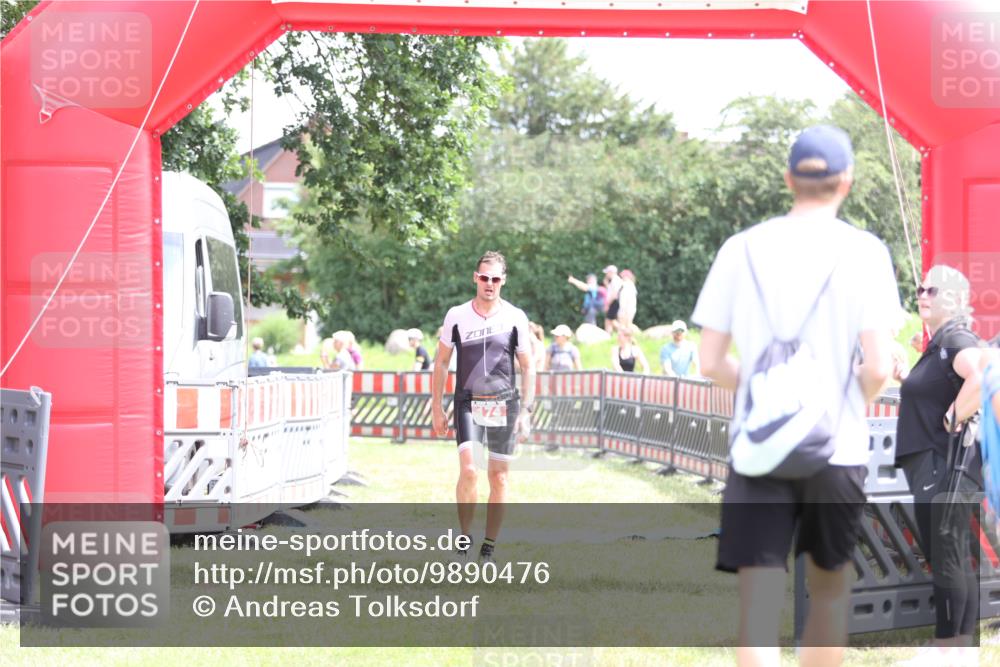 21.06.2026 - 29. Vierlanden-Triathlon Andreas Tolksdorf http://msf.ph/oto/9890476 21.06.2026 13:02:20 Ziel 174, 174 meine-sportfotos.de