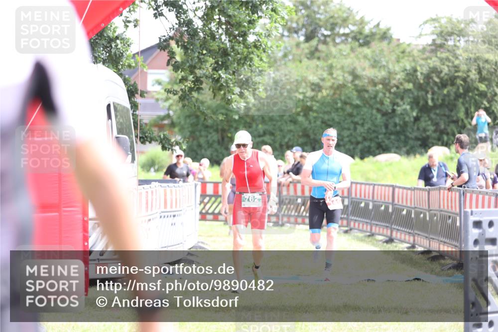 21.06.2026 - 29. Vierlanden-Triathlon Andreas Tolksdorf http://msf.ph/oto/9890482 21.06.2026 13:02:34 Ziel 35, 141, 757, 762, 35, 141, 757, 762 meine-sportfotos.de