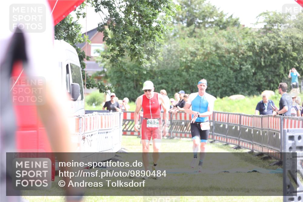 21.06.2026 - 29. Vierlanden-Triathlon Andreas Tolksdorf http://msf.ph/oto/9890484 21.06.2026 13:02:34 Ziel 35, 141, 757, 762, 35, 141, 757, 762 meine-sportfotos.de