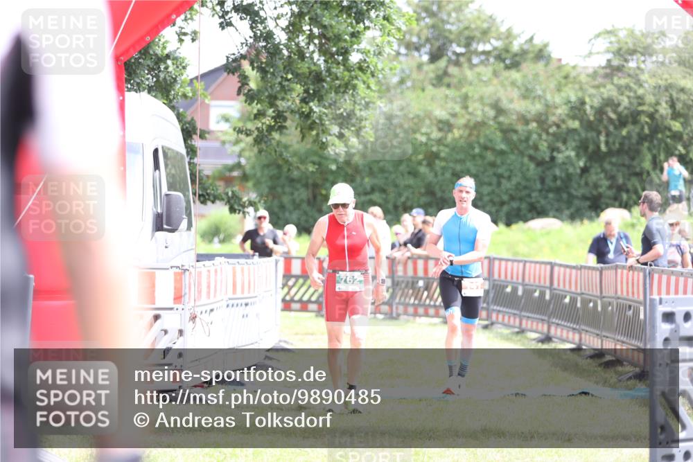 21.06.2026 - 29. Vierlanden-Triathlon Andreas Tolksdorf http://msf.ph/oto/9890485 21.06.2026 13:02:34 Ziel 35, 141, 757, 762, 35, 141, 757, 762 meine-sportfotos.de