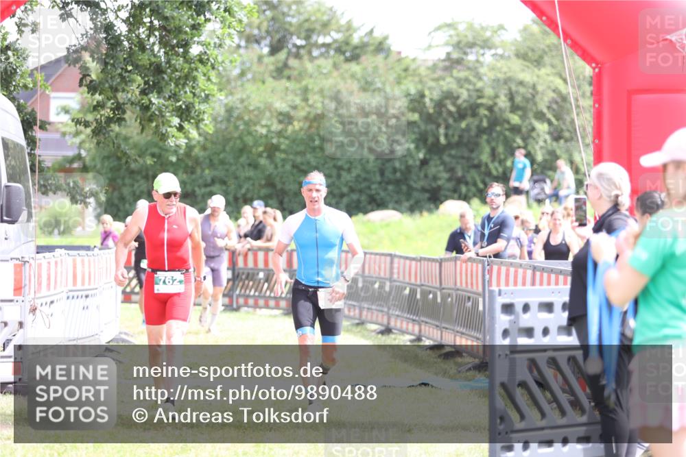 21.06.2026 - 29. Vierlanden-Triathlon Andreas Tolksdorf http://msf.ph/oto/9890488 21.06.2026 13:02:35 Ziel 35, 141, 757, 762, 35, 141, 757, 762 meine-sportfotos.de