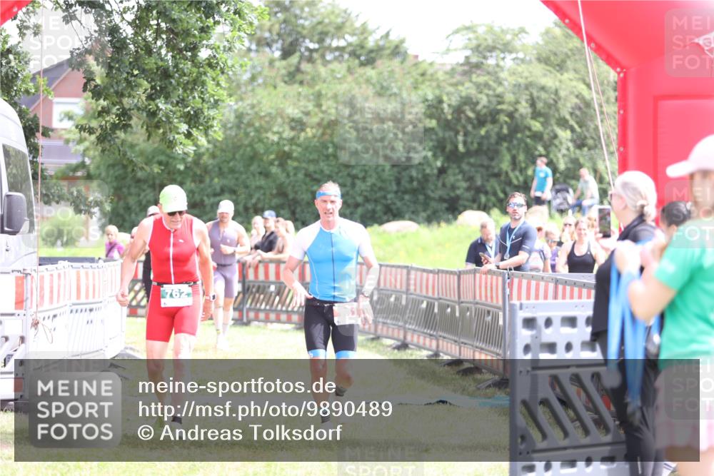 21.06.2026 - 29. Vierlanden-Triathlon Andreas Tolksdorf http://msf.ph/oto/9890489 21.06.2026 13:02:35 Ziel 35, 141, 757, 762, 35, 141, 757, 762 meine-sportfotos.de