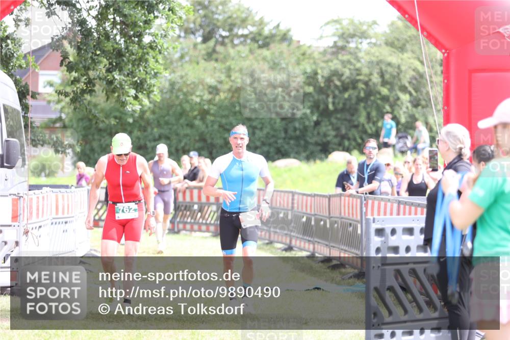 21.06.2026 - 29. Vierlanden-Triathlon Andreas Tolksdorf http://msf.ph/oto/9890490 21.06.2026 13:02:35 Ziel 35, 141, 757, 762, 35, 141, 757, 762 meine-sportfotos.de