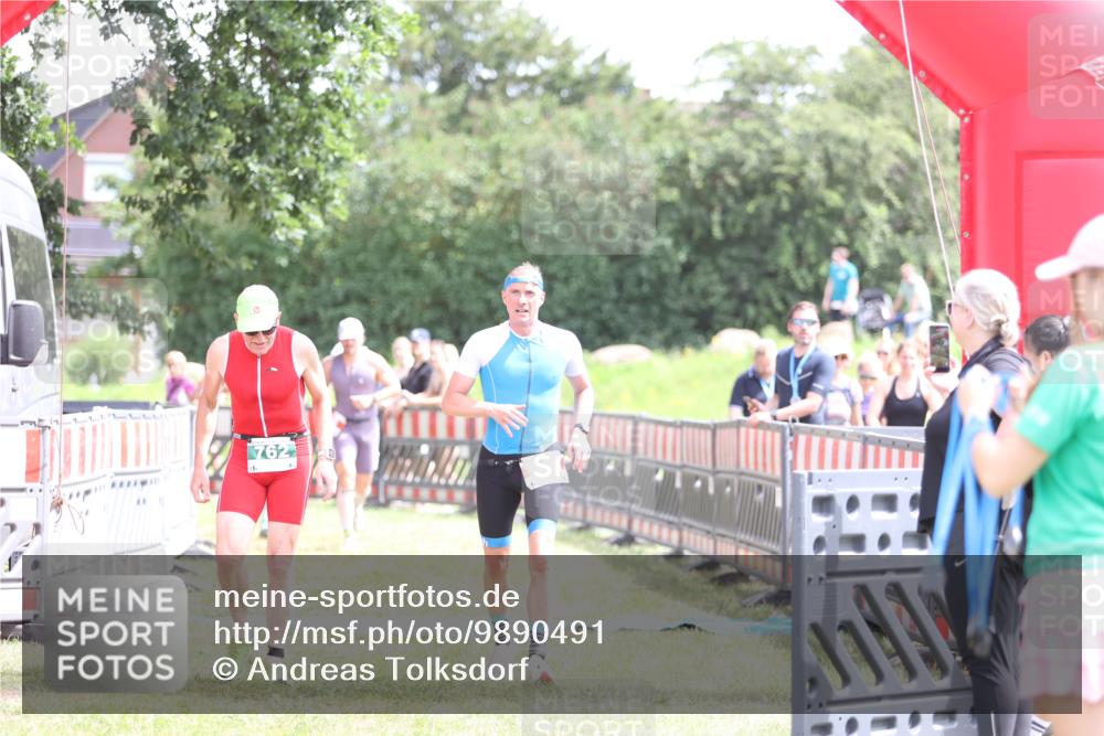 21.06.2026 - 29. Vierlanden-Triathlon Andreas Tolksdorf http://msf.ph/oto/9890491 21.06.2026 13:02:35 Ziel 35, 141, 757, 762, 35, 141, 757, 762 meine-sportfotos.de