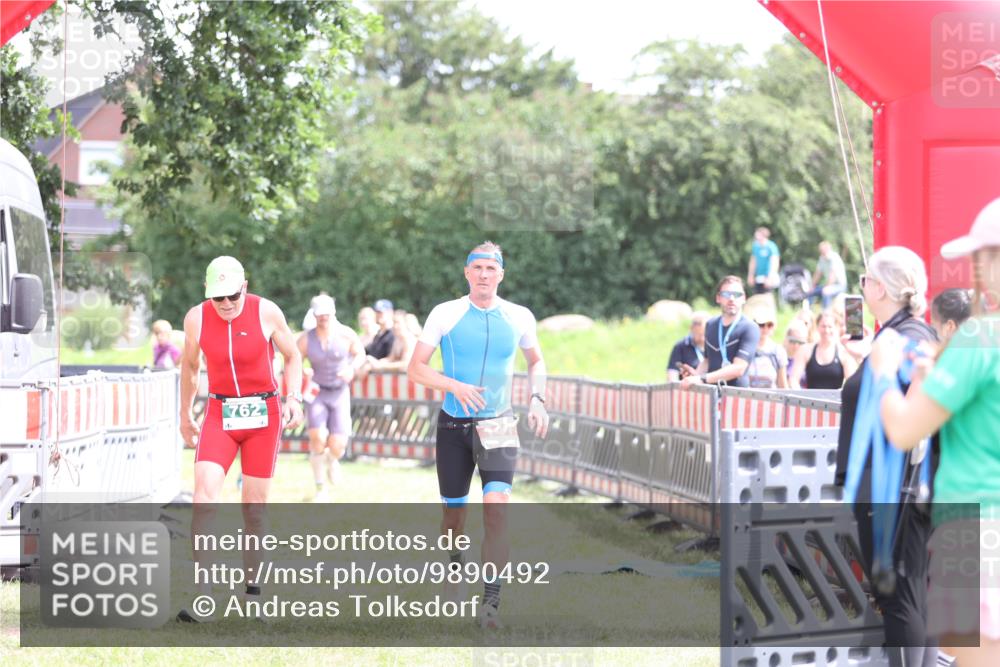 21.06.2026 - 29. Vierlanden-Triathlon Andreas Tolksdorf http://msf.ph/oto/9890492 21.06.2026 13:02:35 Ziel 35, 141, 757, 762, 35, 141, 757, 762 meine-sportfotos.de
